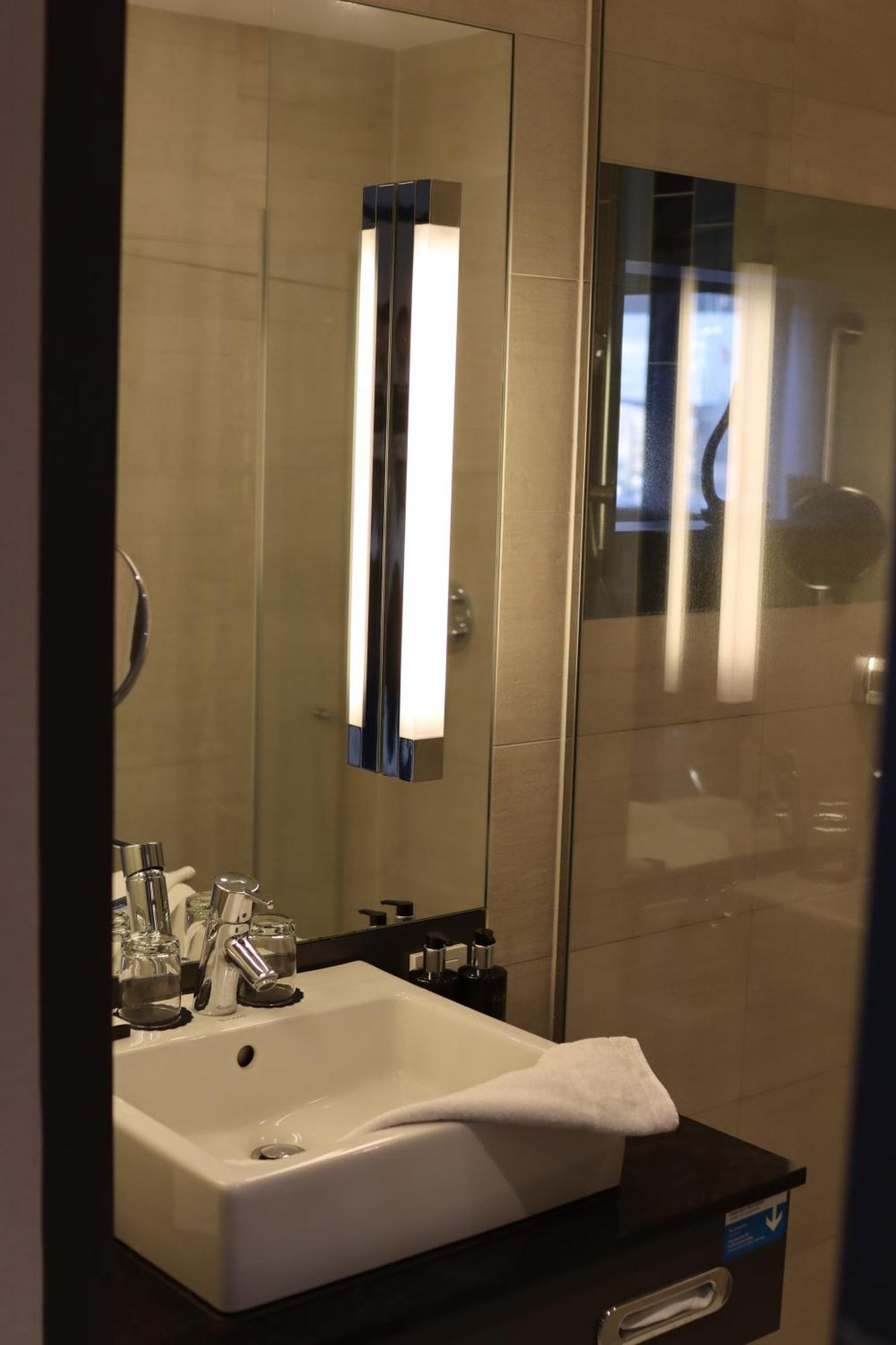 Hafenhotel Meereszeiten هايليغنهافن المظهر الخارجي الصورة