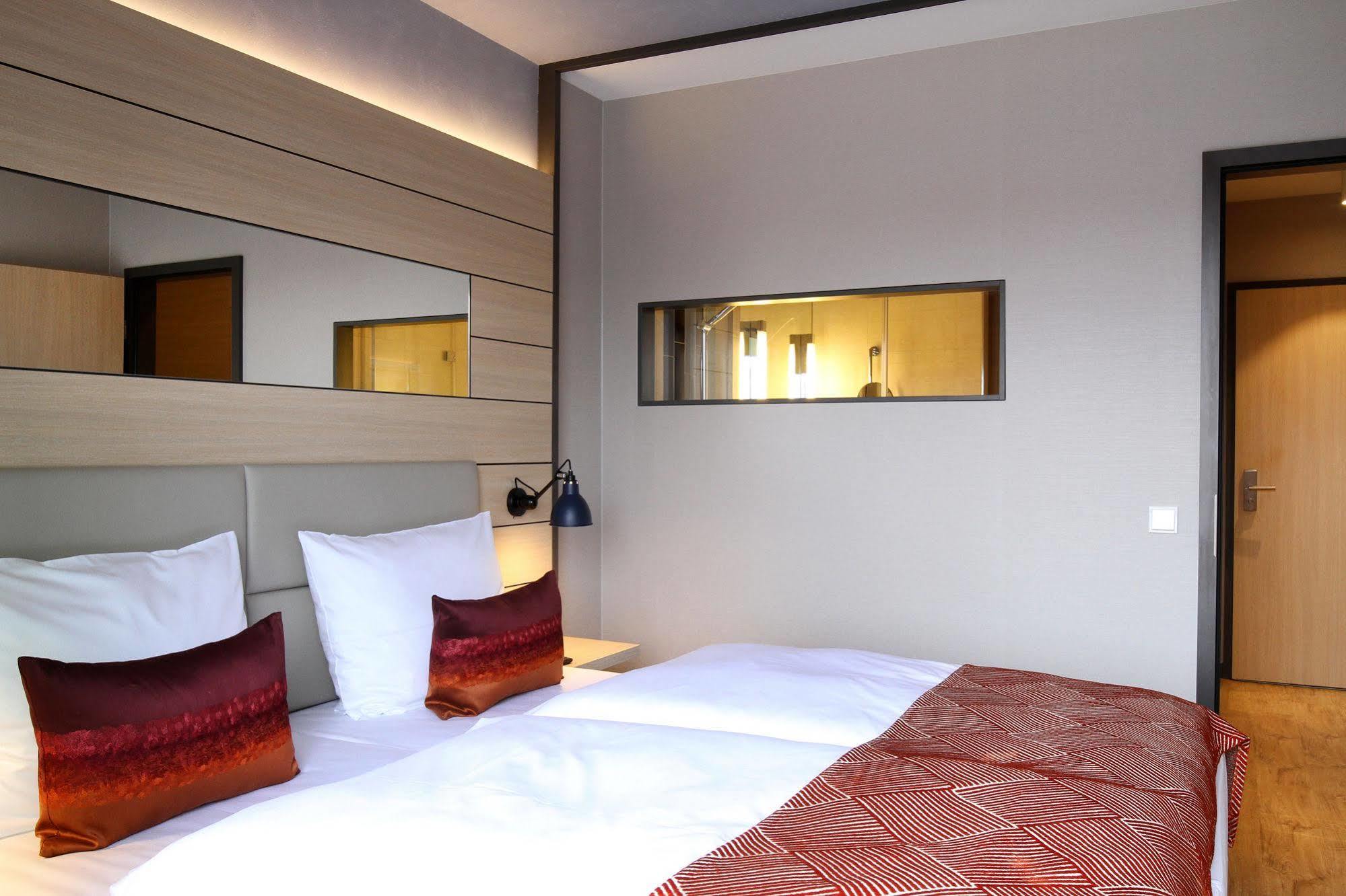 Hafenhotel Meereszeiten هايليغنهافن المظهر الخارجي الصورة