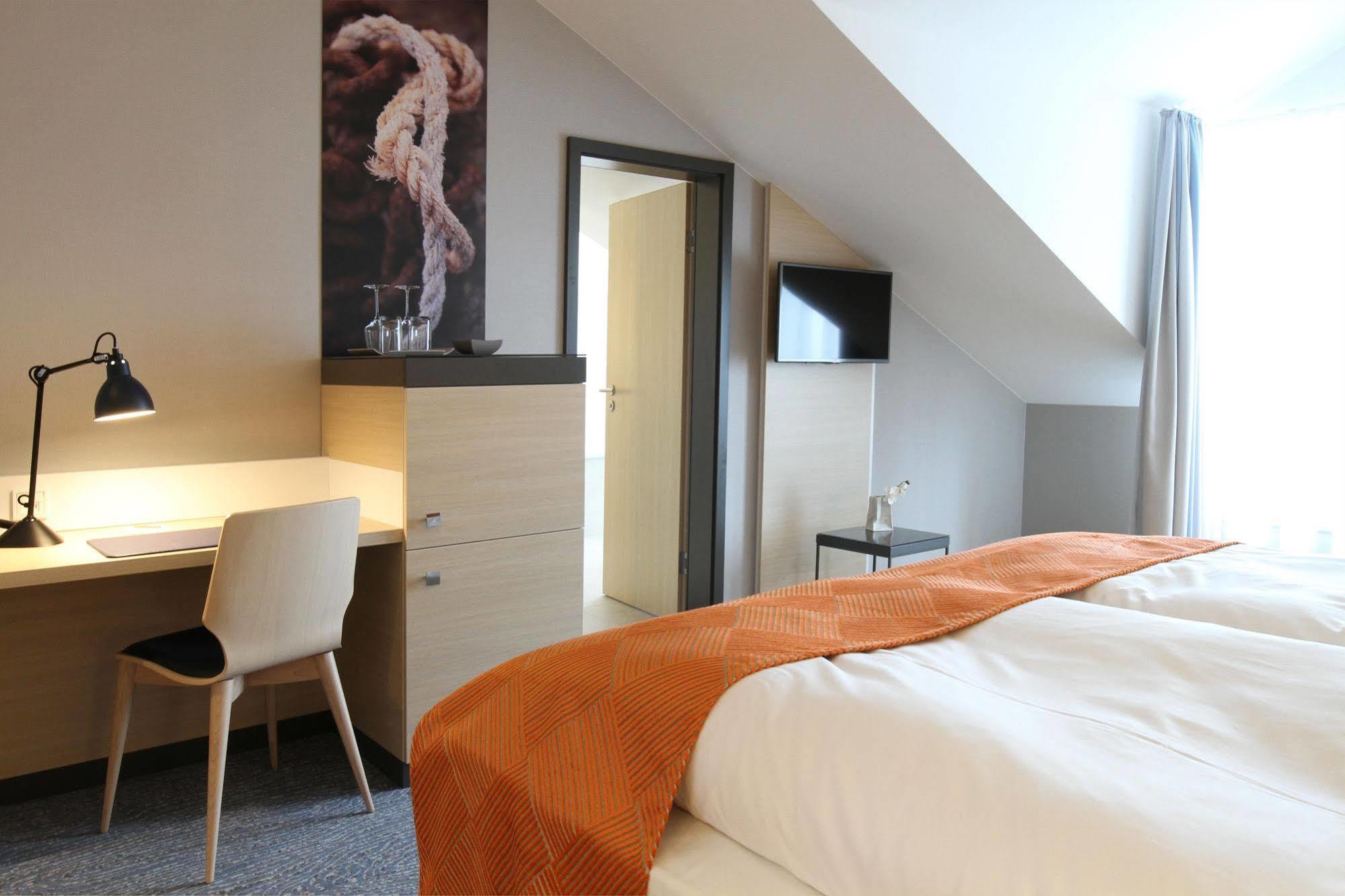 Hafenhotel Meereszeiten هايليغنهافن المظهر الخارجي الصورة