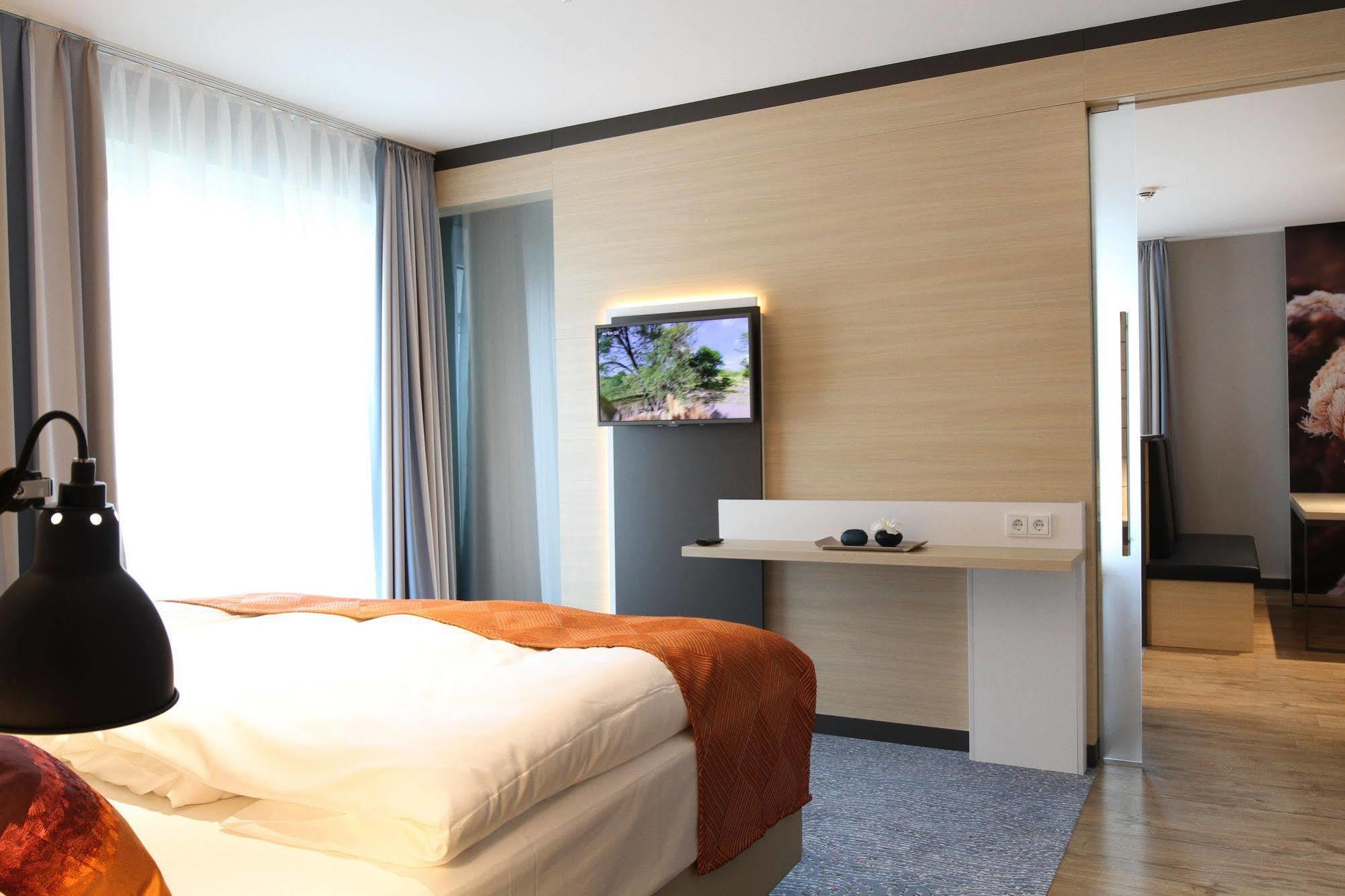Hafenhotel Meereszeiten هايليغنهافن المظهر الخارجي الصورة