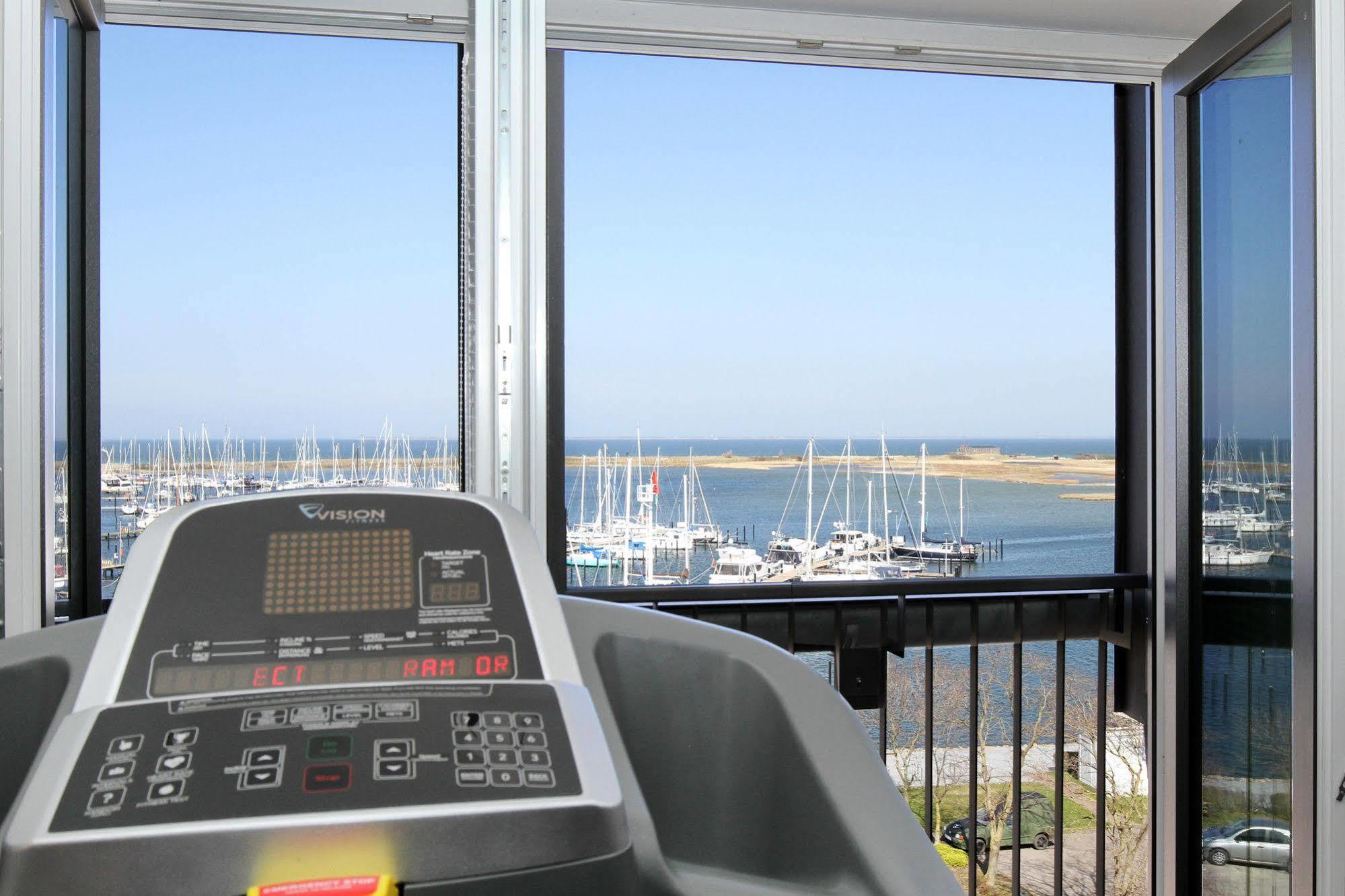 Hafenhotel Meereszeiten هايليغنهافن المظهر الخارجي الصورة